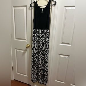 Bellamie Black and white Maxi